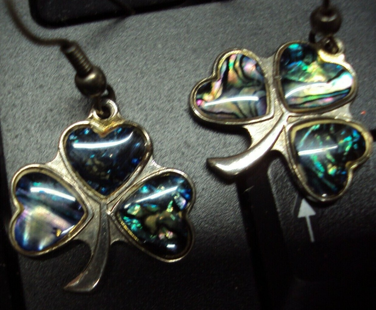 Vtg Estate Jewelry PAUA SHELL / CLOVER Silvertone Pierced Dangle Earrings