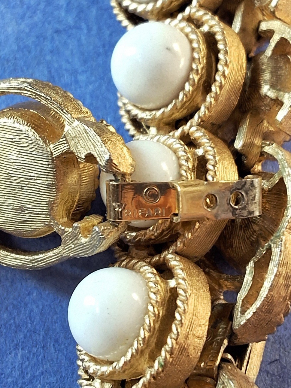 Crown Trifari Necklace And Bracelet Set ( missing clasp cover on bracelet)