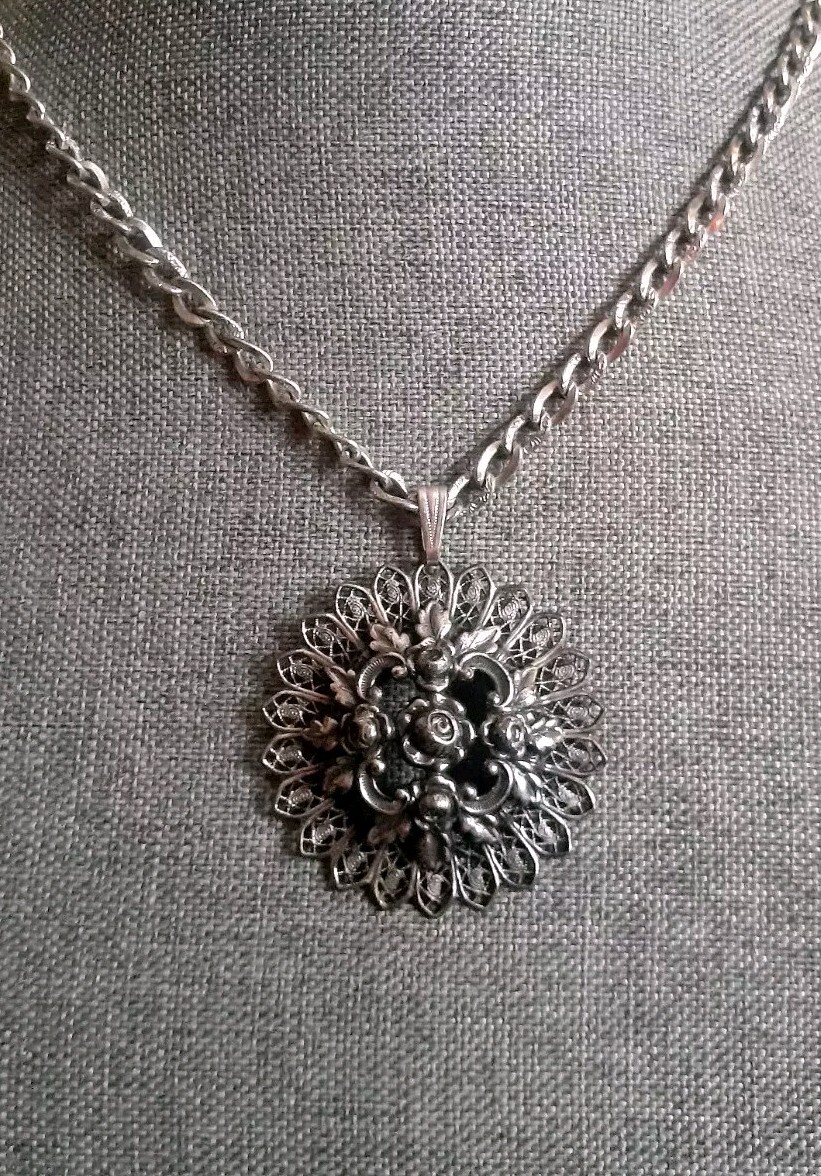 Vintage Filigree Flower 3D Pendant Lightweight Necklace W/button Clasp