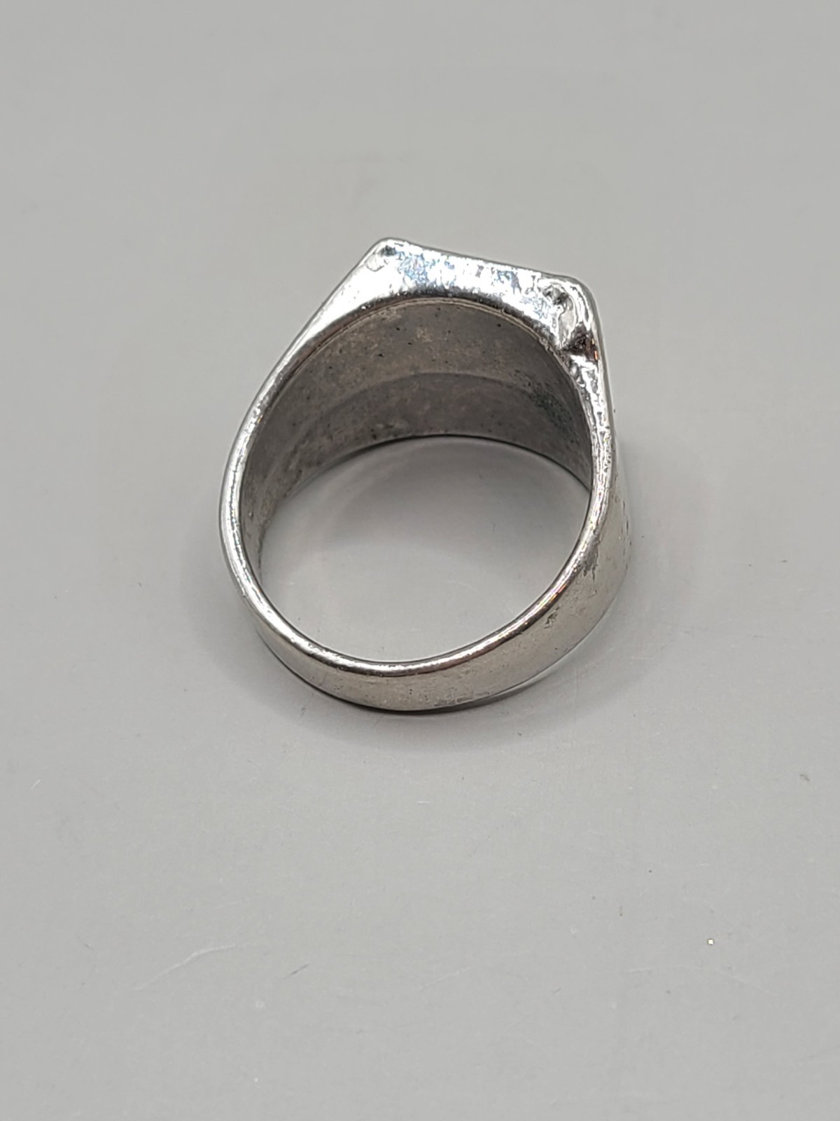 Vtg Crushed Turquoise Coral Resin Silvertone Metal Ring Size 11 Unsigned