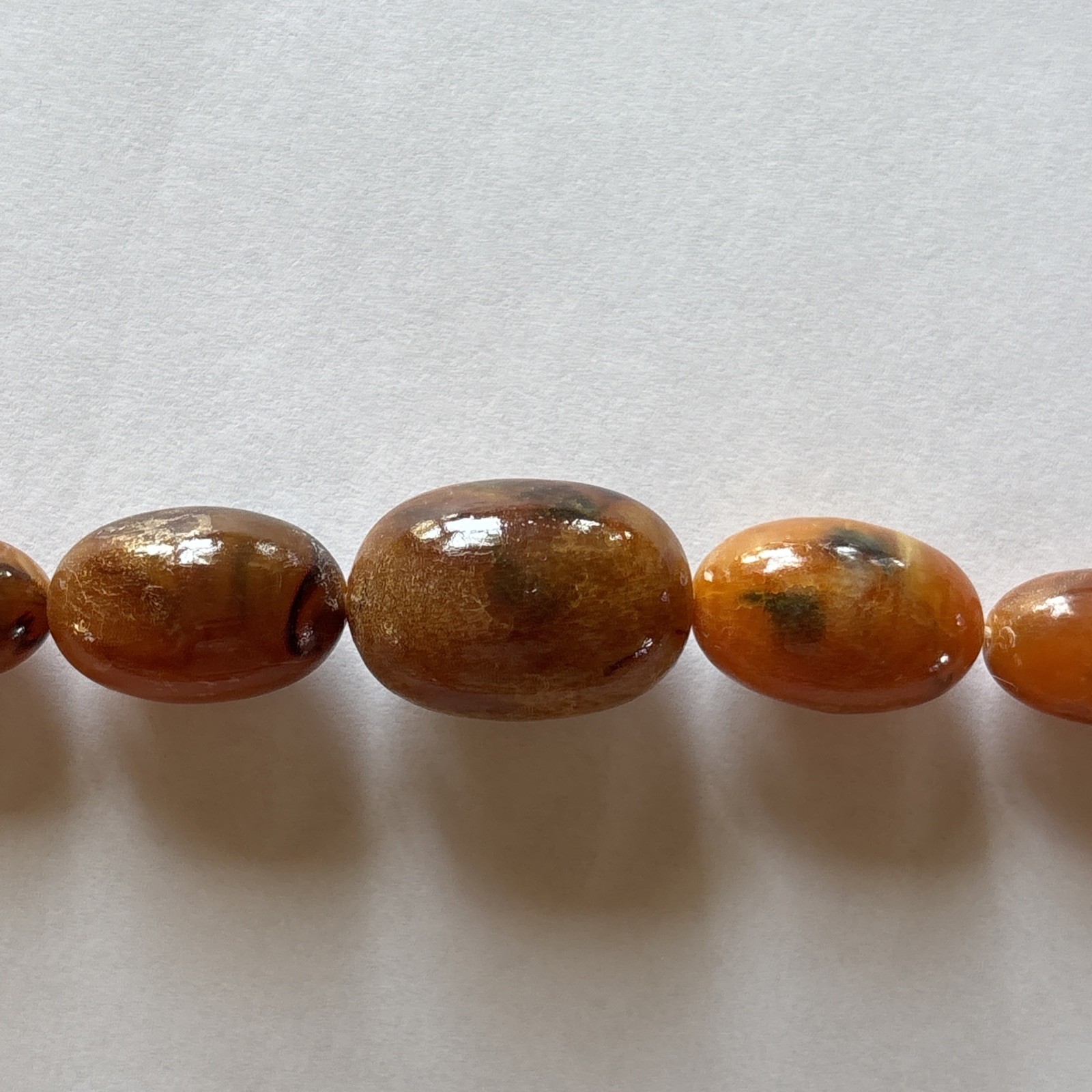 Vintage Resin Or Bakelite Or Catalin Marbled Amber Graduated Oval Bead Necklace