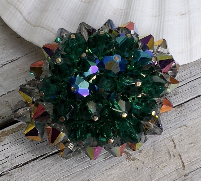 VINTAGE RAINBOW AURORA BOREALIS GLASS PIN BROOCH GREEN BLUE CLUSTER AB MCM 💚