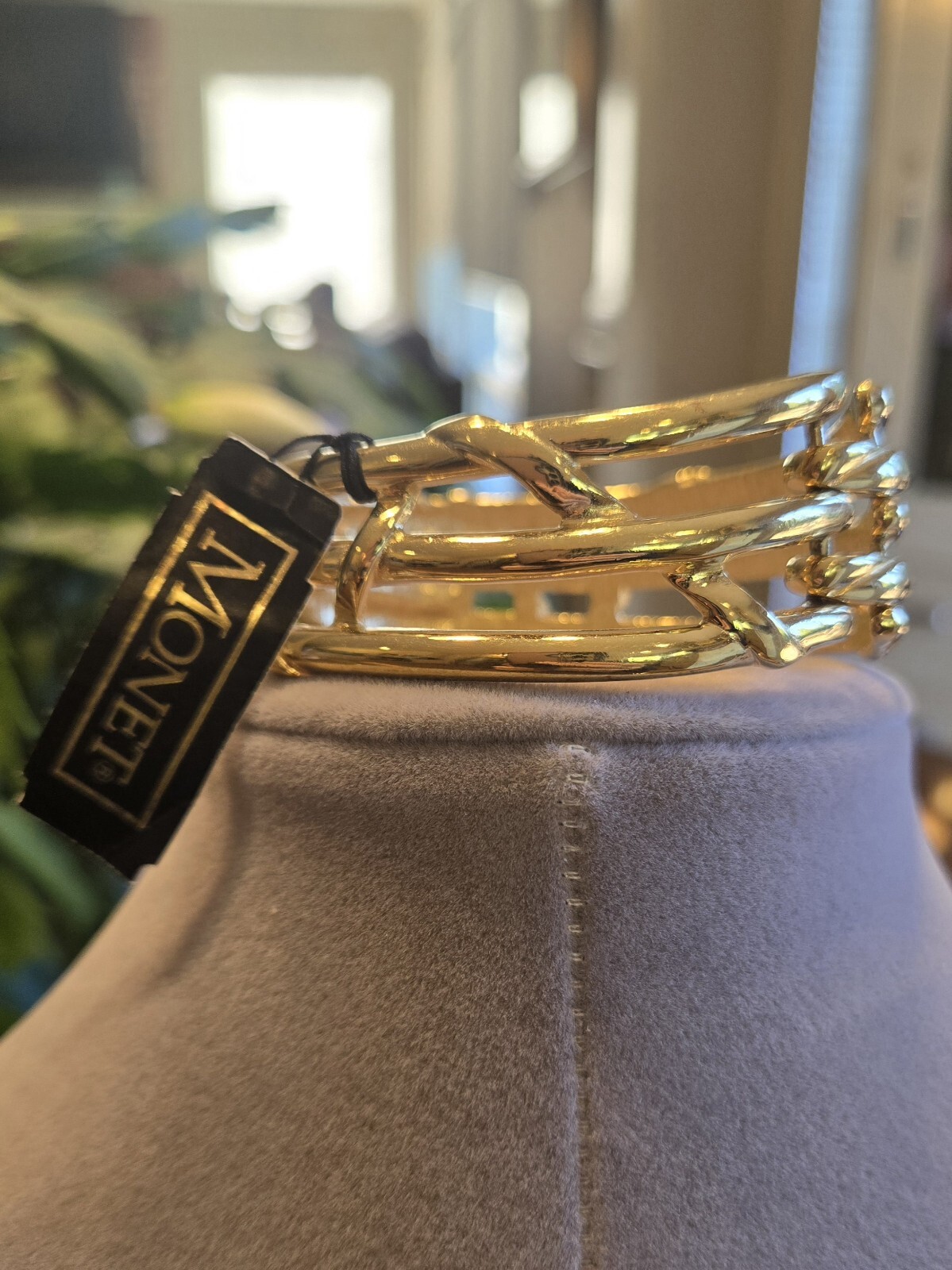 Signed Vintage MONET Hindged Polished Gold Tone Bracelet
