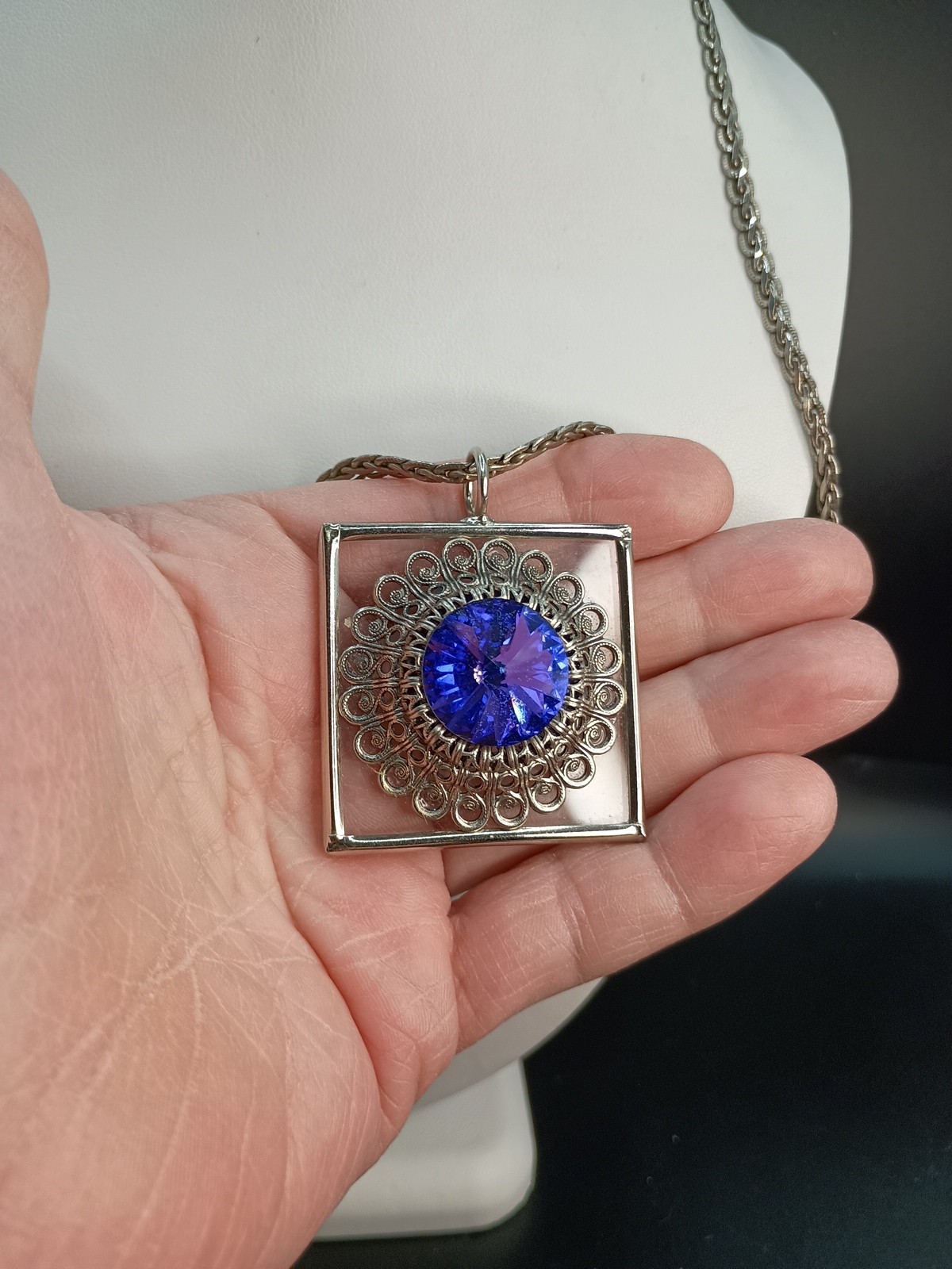 Vintage Blue Purple Rivoli Crystal Pendant Necklace Faceted Silver Tone Filigree