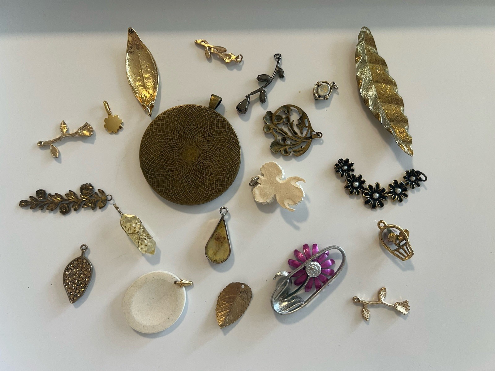 Pendant Charm Lot Resin, Metal, Enamel Flowers Leaves Jewelry Gold & Silver Tone