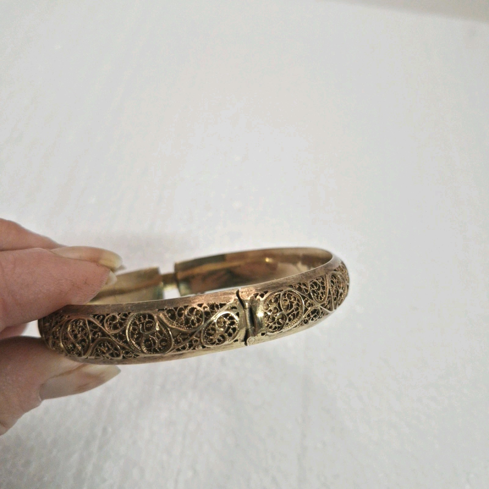 Vintage Sterling Silver Filigree Hinged Bangle Bracelet Safety Chain Ornate 18g