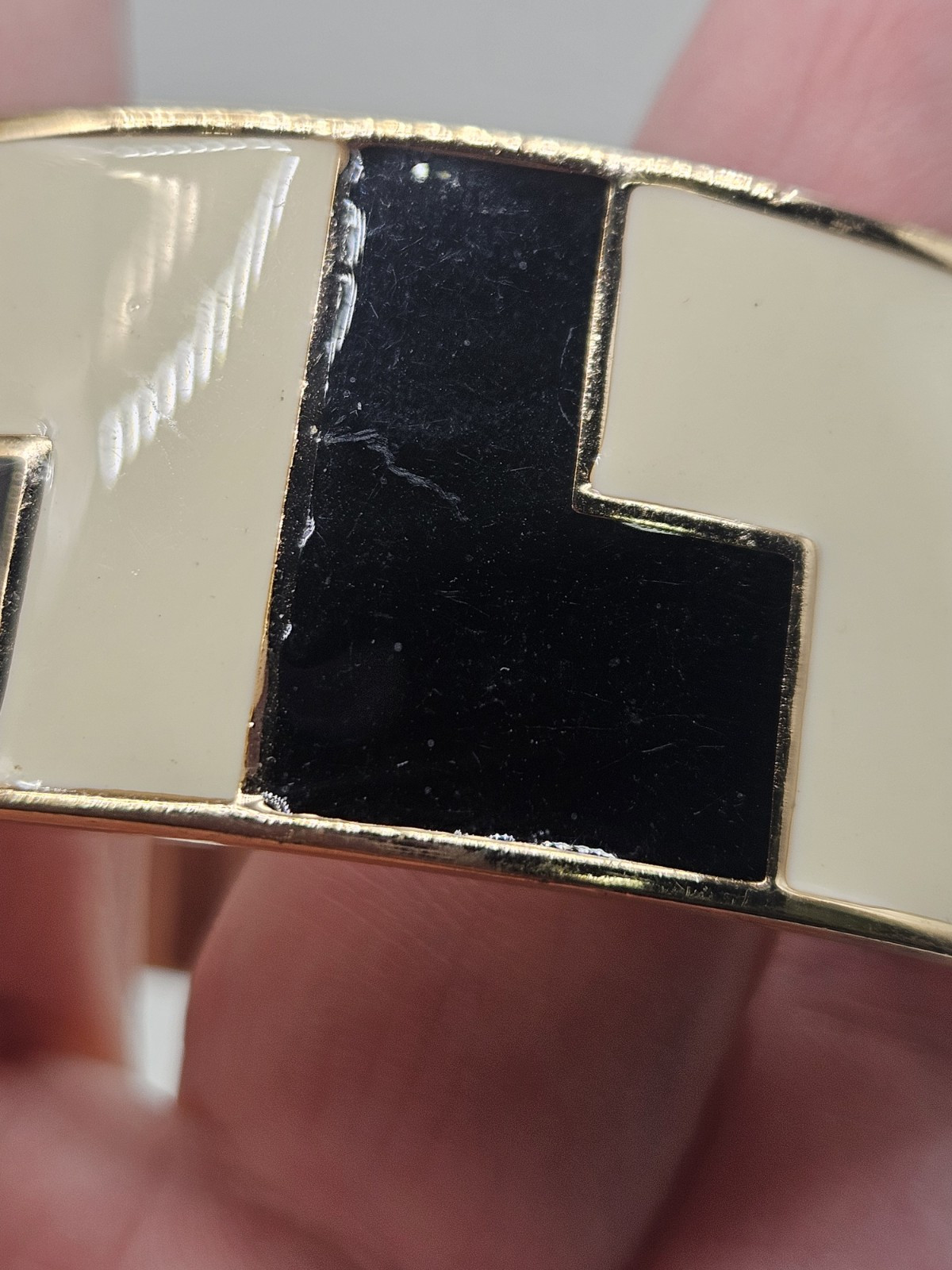Vintage Gwen Stefani LAMB Black And White Enamel Gold Tone Bangle Bracelet