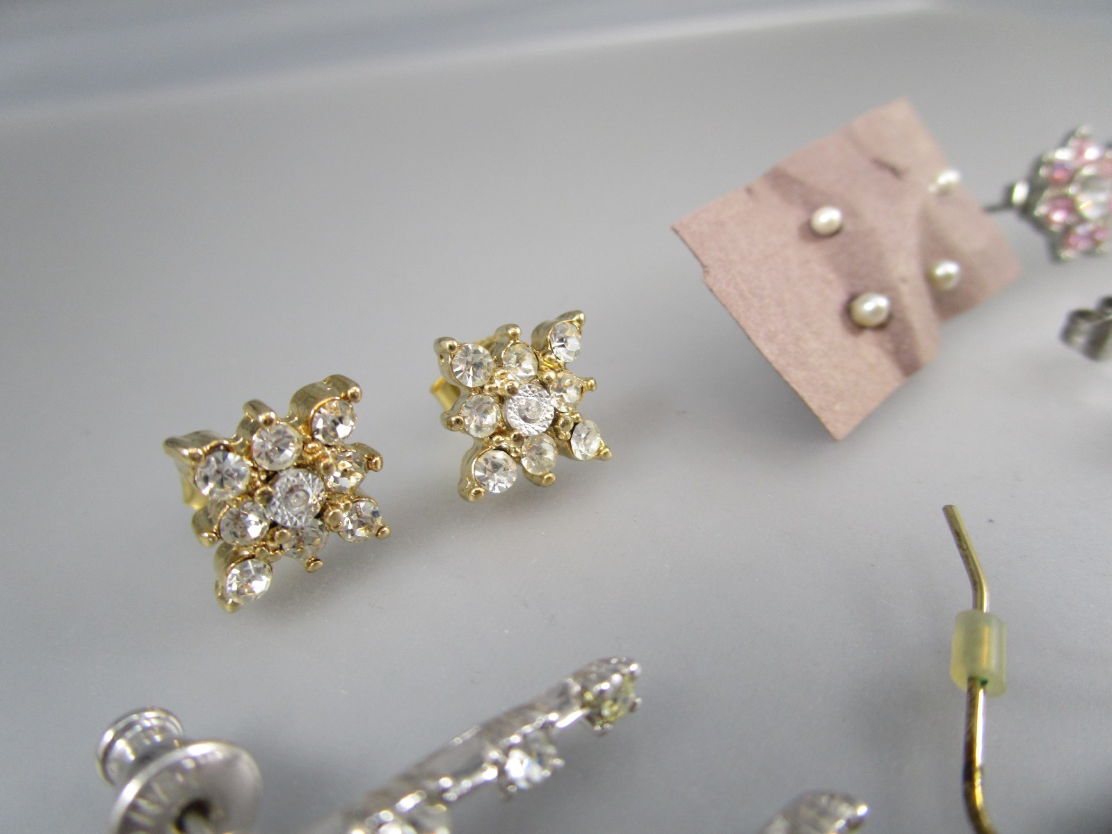 Vtg Mod Retro Varying Colors & Multi Styles LOT of 7 Post Pierced Earrings 152C
