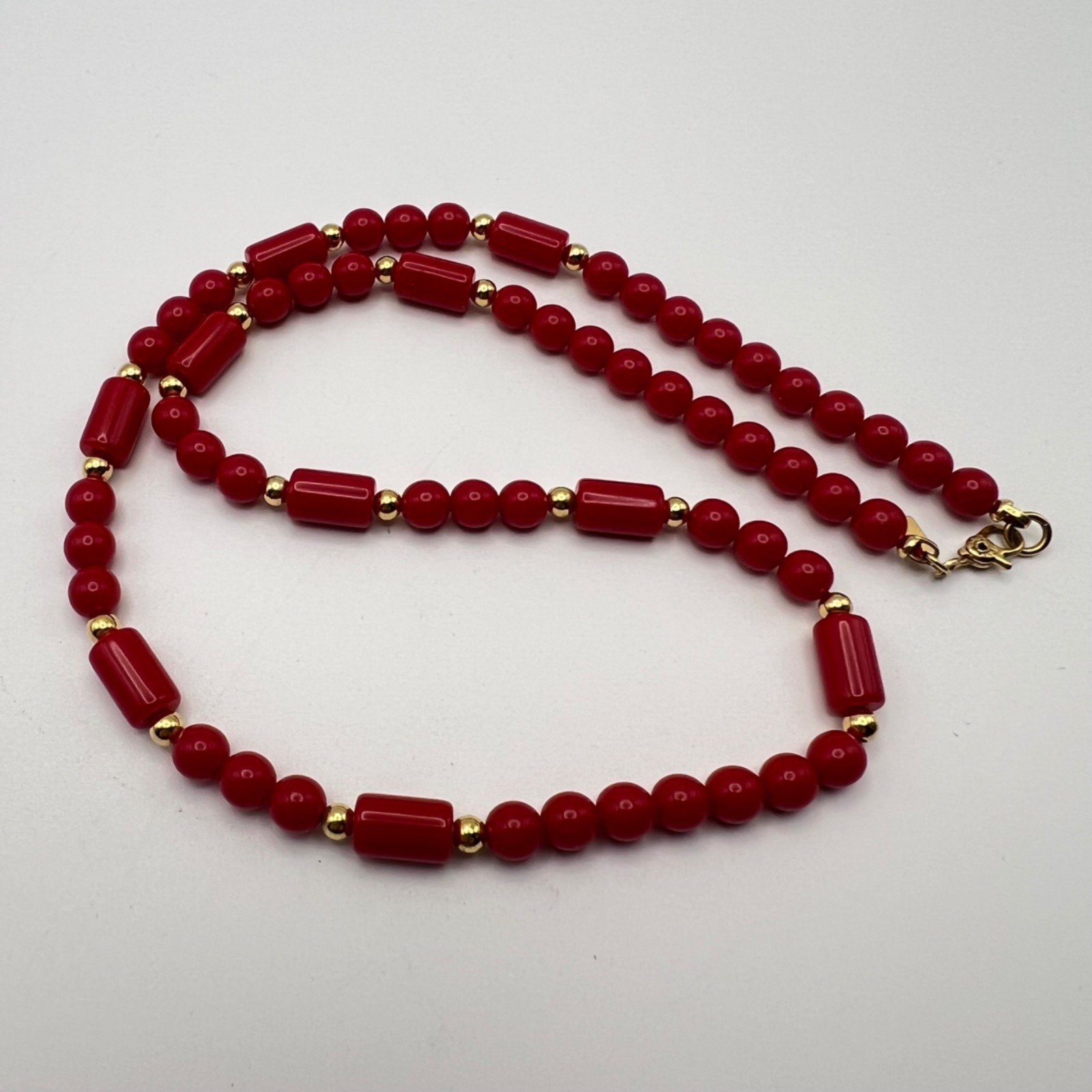Vintage Monet 18″ Red Acrylic Beaded Necklace Gold-Tone Accents Sister Clasp