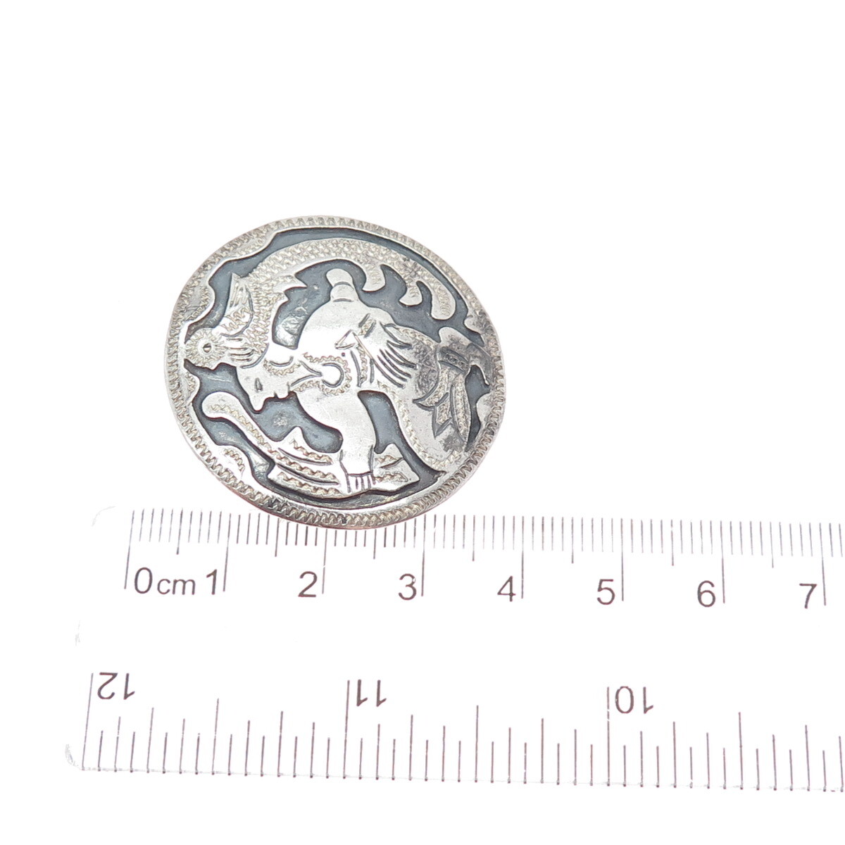 900 Silver Vintage Guatemala Tribal Hunter Oxidized Round Pin Brooch