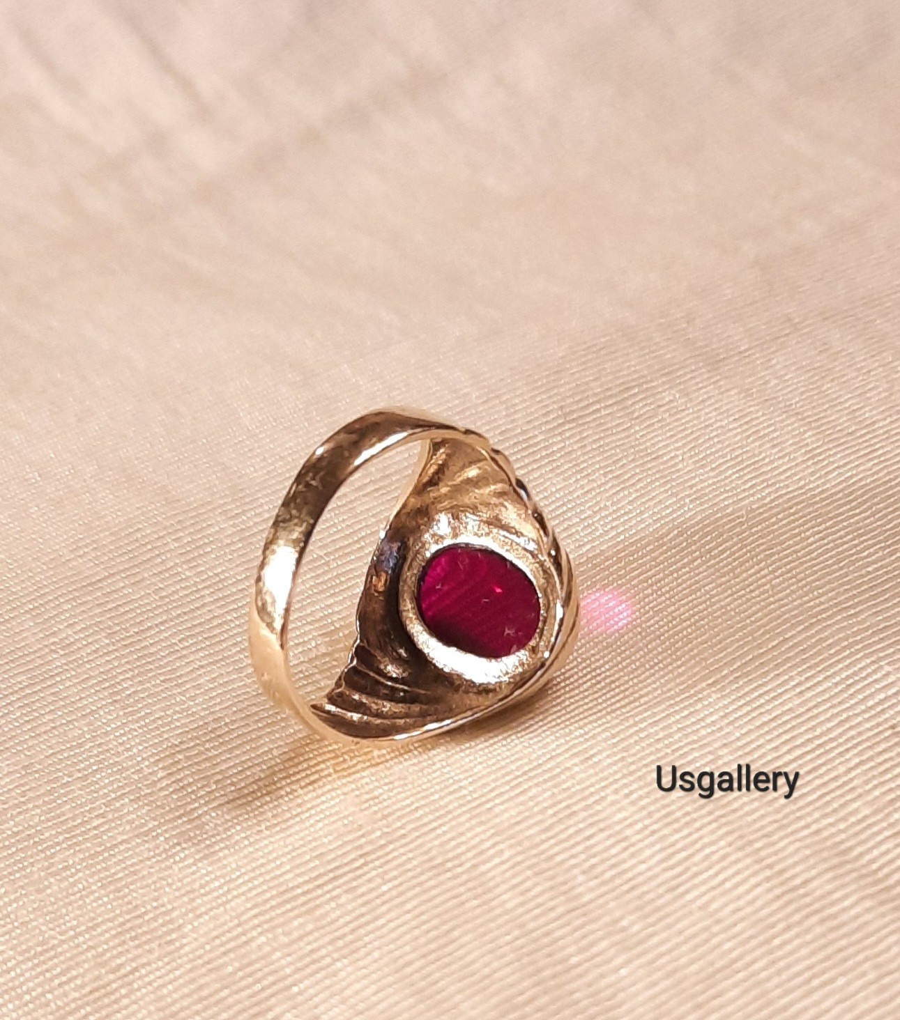 VTG 18 K GOLD, RUBY, CARBOUCHON RING,SIZE 7 3/4