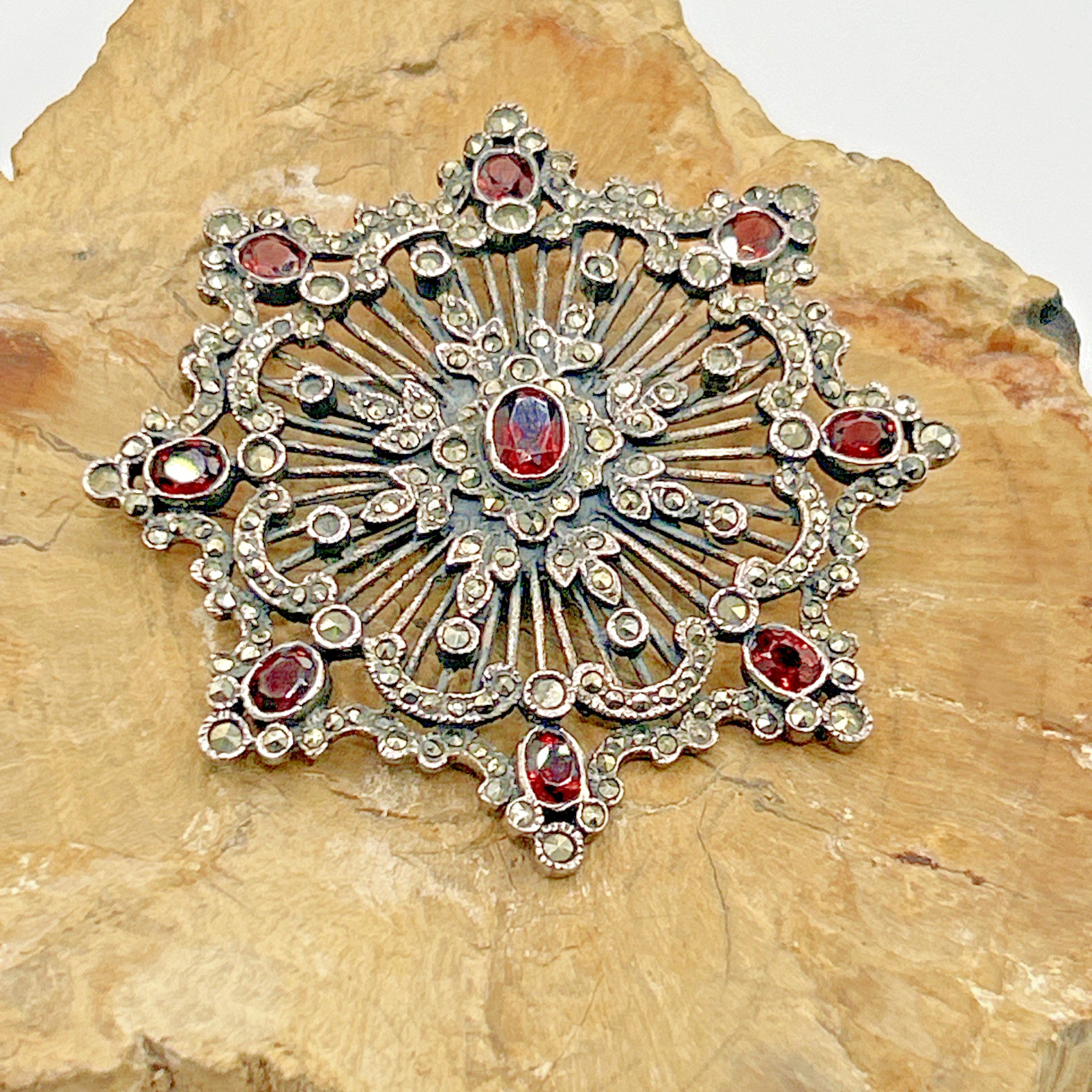 ANTIQUE VICTORIAN STERLING SILVER BOHEMIAN ROSE CUT GARNET PENDANT PIN SNOWFLAKE