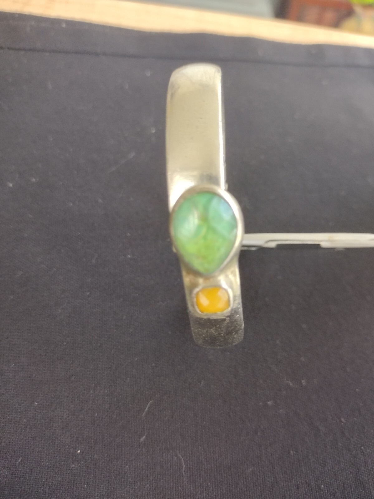 Sterling Silver Vintage Hindged Bracelet. 64 grams