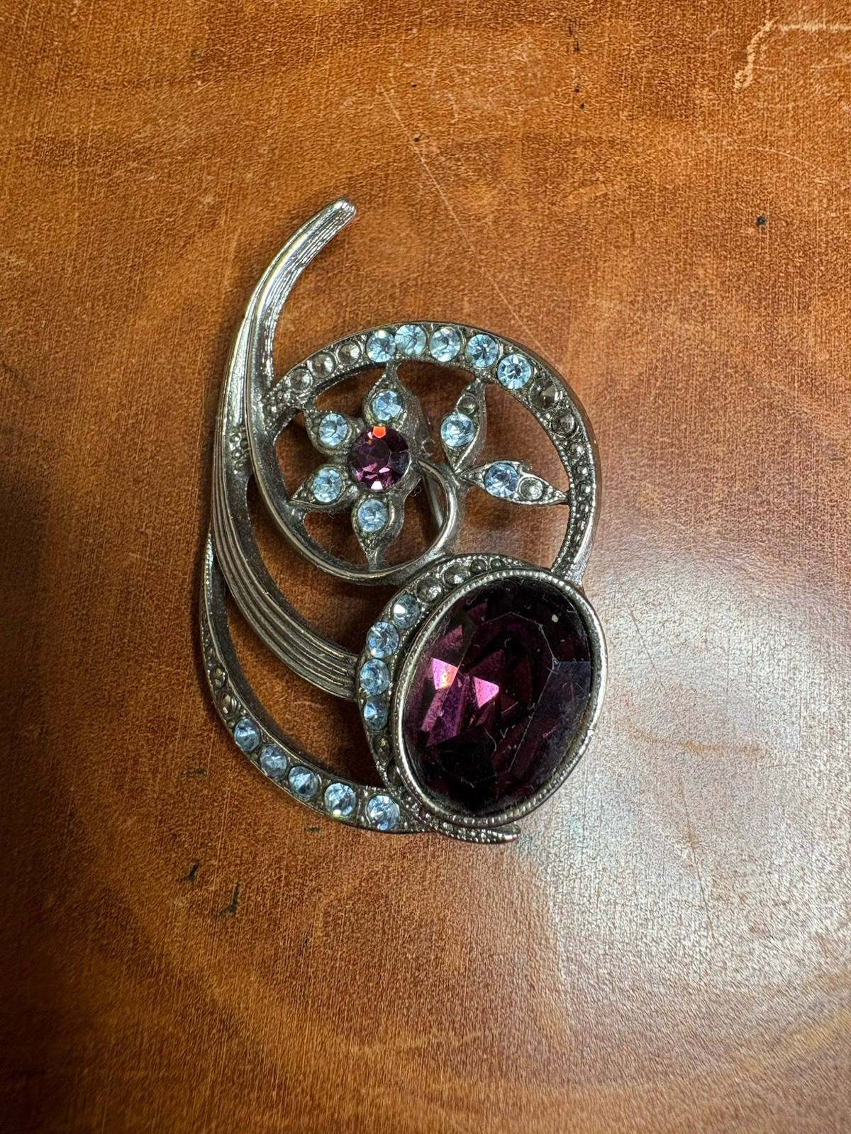 VTG Silver Tone Pin With Purple And Clear Stones -excellent Condition!