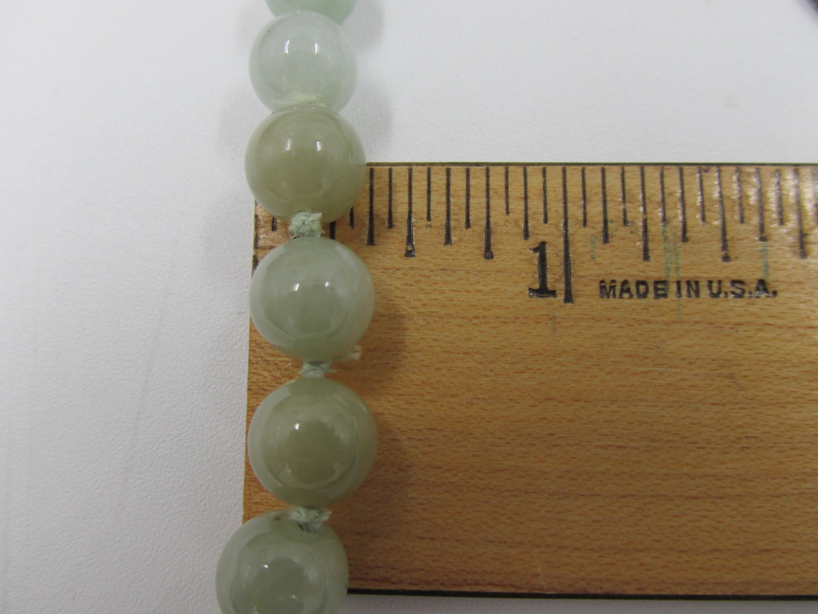 Jade Jadeite Bead Necklace 14K Gold Clasp 22″ Chinese Export Vintage Knotted