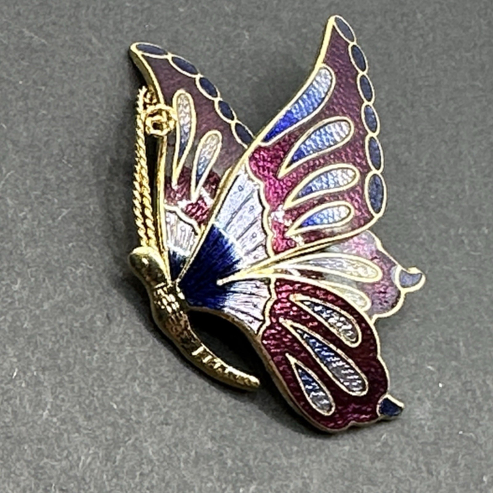 Vintage Butterfly Fish & Crown Brooch Pin J44H