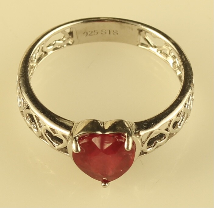 Vintage Sterling Silver Signed 925 STS Red Ruby Heart Accent Ring
