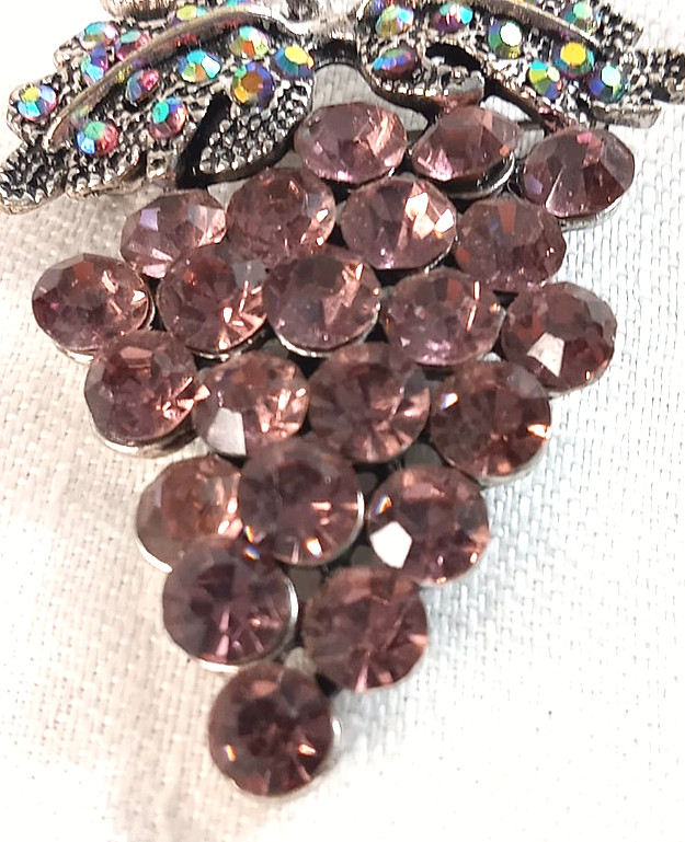 Women’s Vintage Style Pin Brooch Grape Cluster Pink Rhinestones Silver Tone