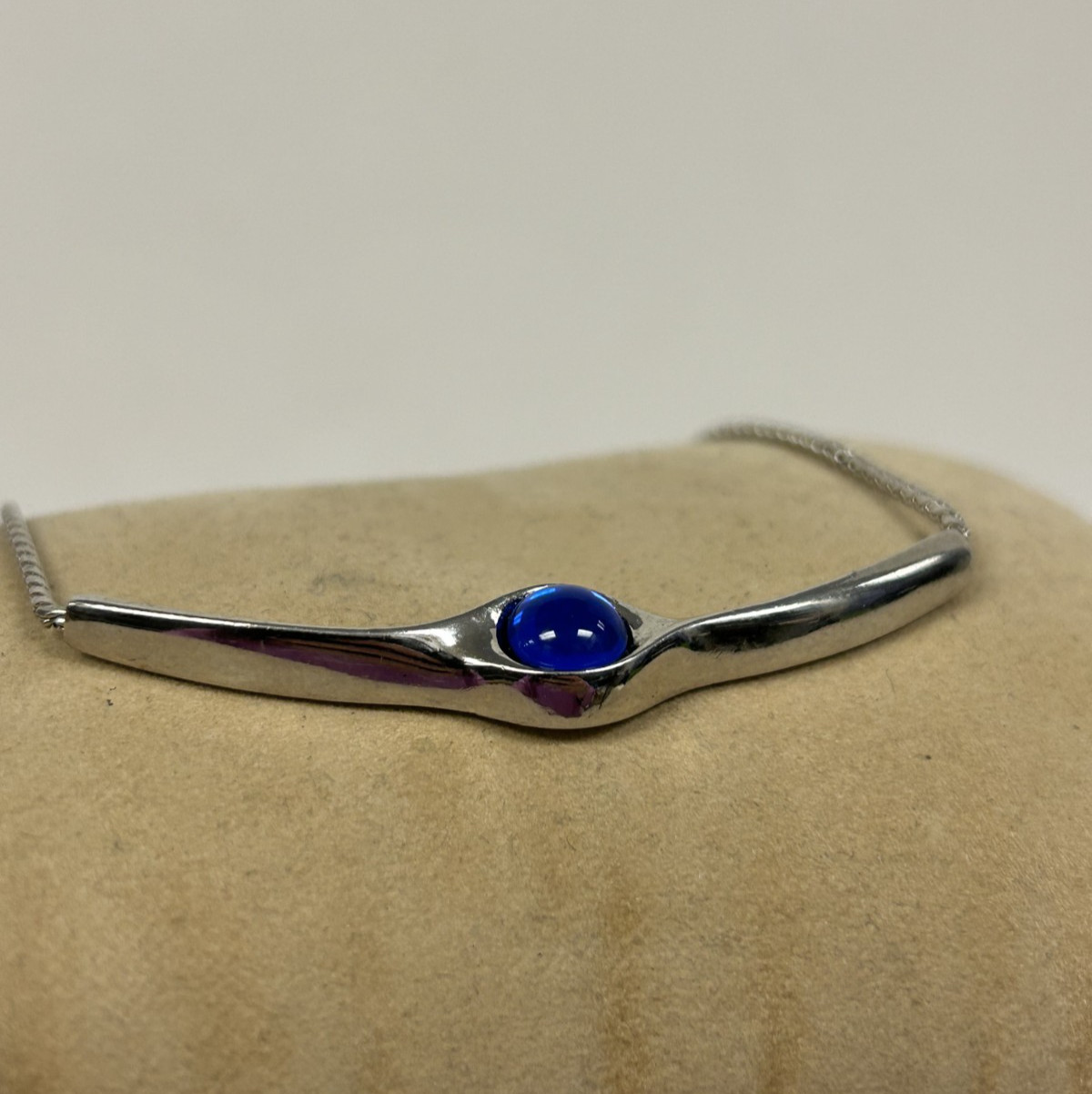 Vintage Sarah Coventry Norwegian Ice Curved Bar Necklace w/ Blue Glass 15″-17″