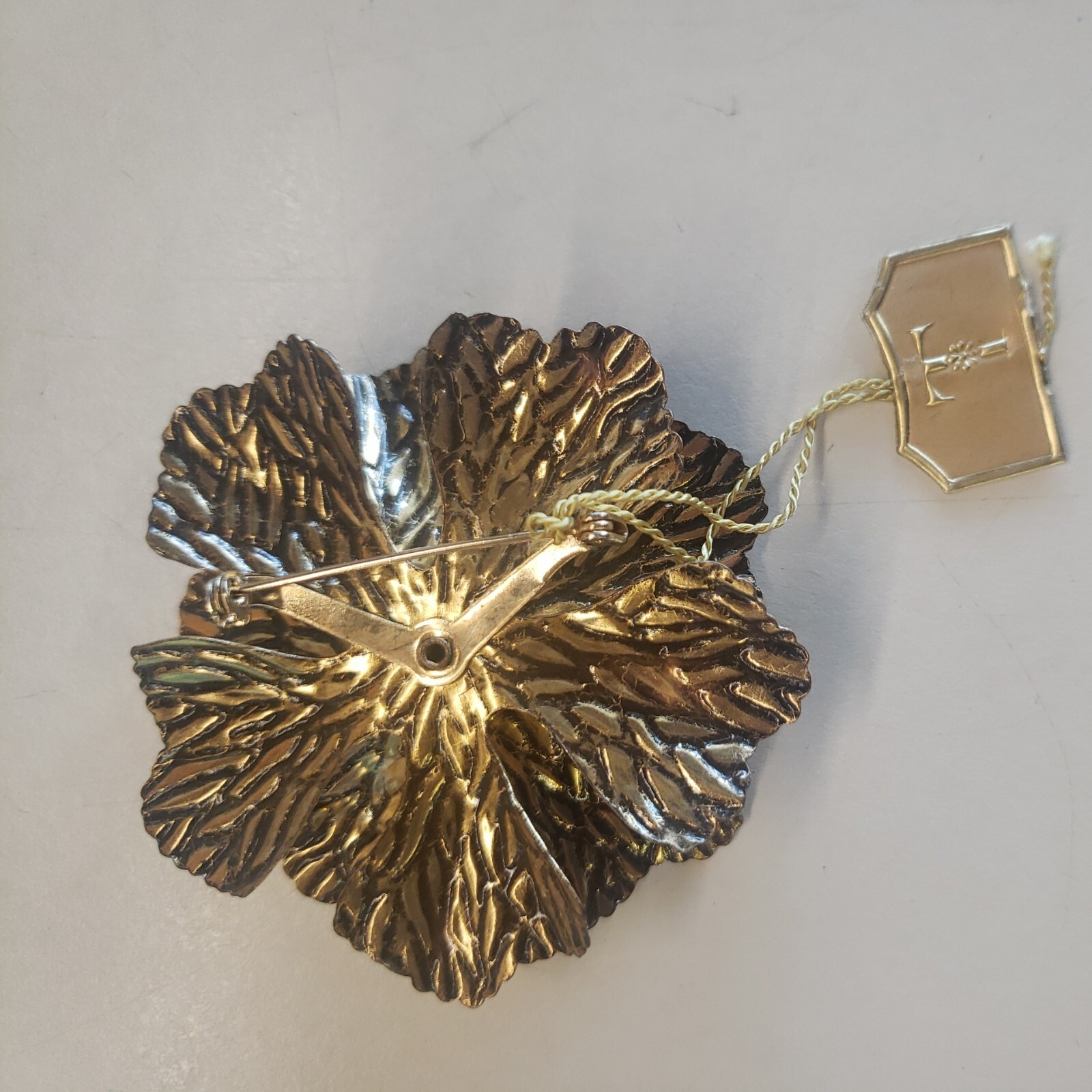 Vintage Costume Jewelry Tacoa Gold Tone Metal Flower Brooch Pin original tag