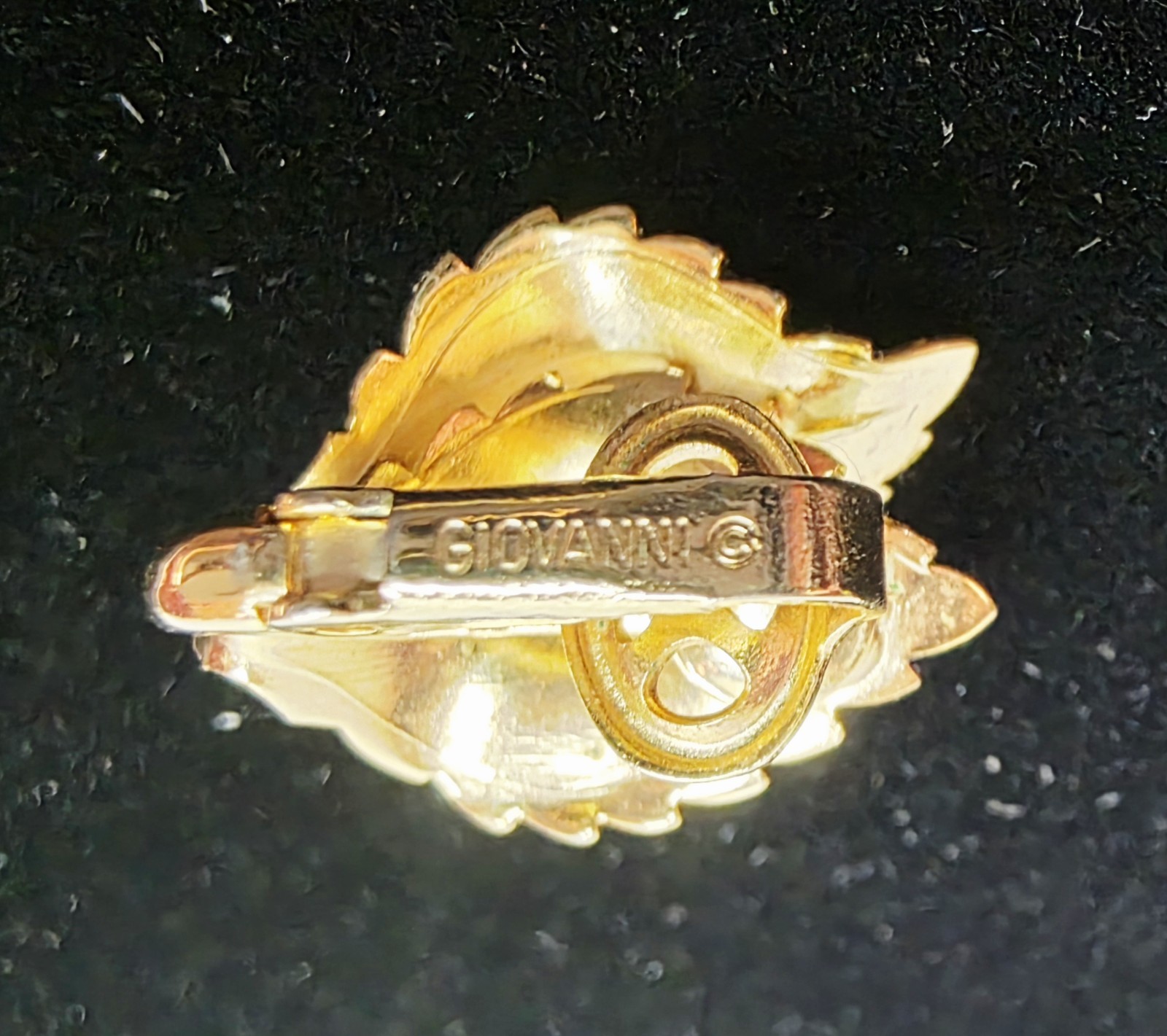 Vintage Signed Giovanni Lime Green Enamel Leaf Clip-On Earrings Gold Tone 1960’s
