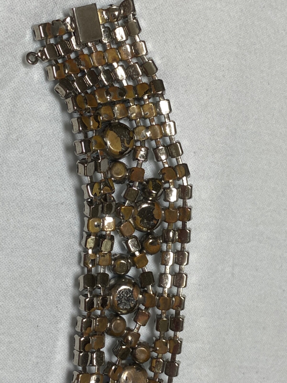 Vintage 7″ x 1″ blue ab possibly Juliana? safety chain missing two sm stones