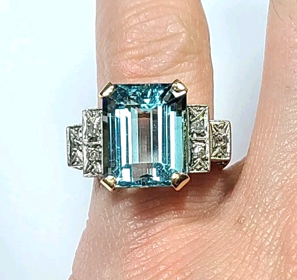 Vintage Yellow Gold Large 9 Carat Blue Topaz and Diamond Ring Size 7.25