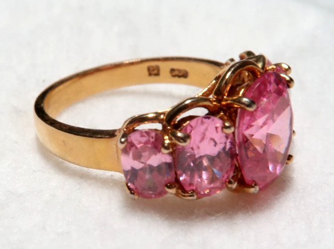 VINTAGE STUNNING STERLING SILVER PINK CZ RING ~ SIZE 7