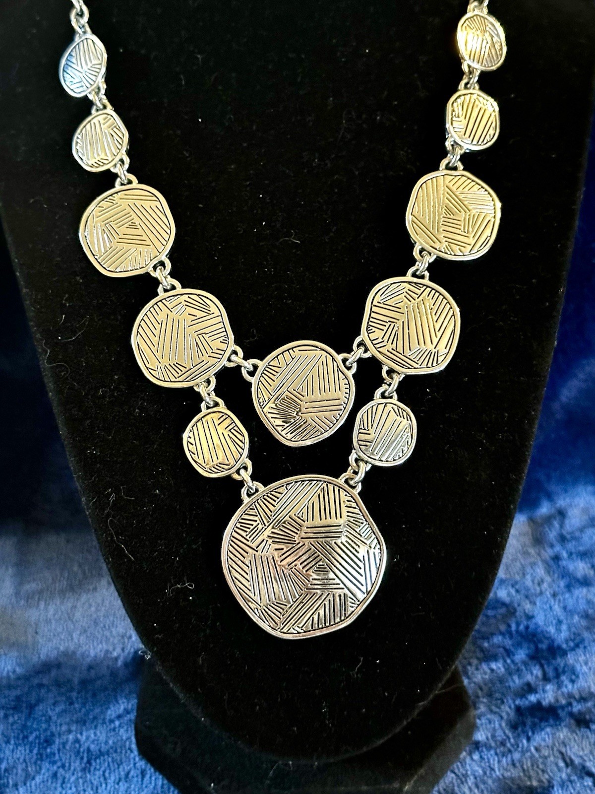 Vintage Lia Sophia Signed Silvertone Cluster Bib Necklace 16”