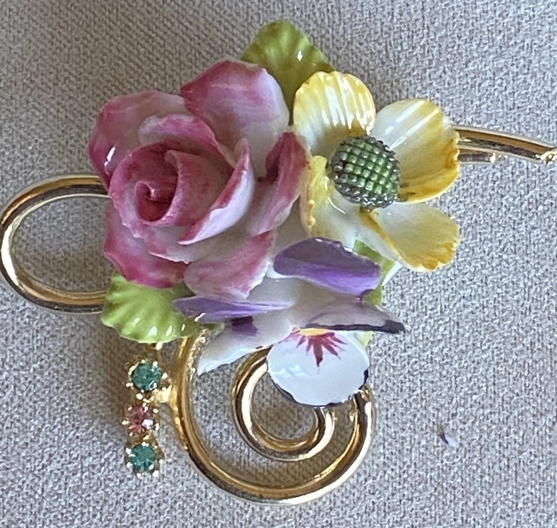 Vintage Coro Floral Bouquet Brooch Porcelain Rhinestone Gold Tone Pin As-Is