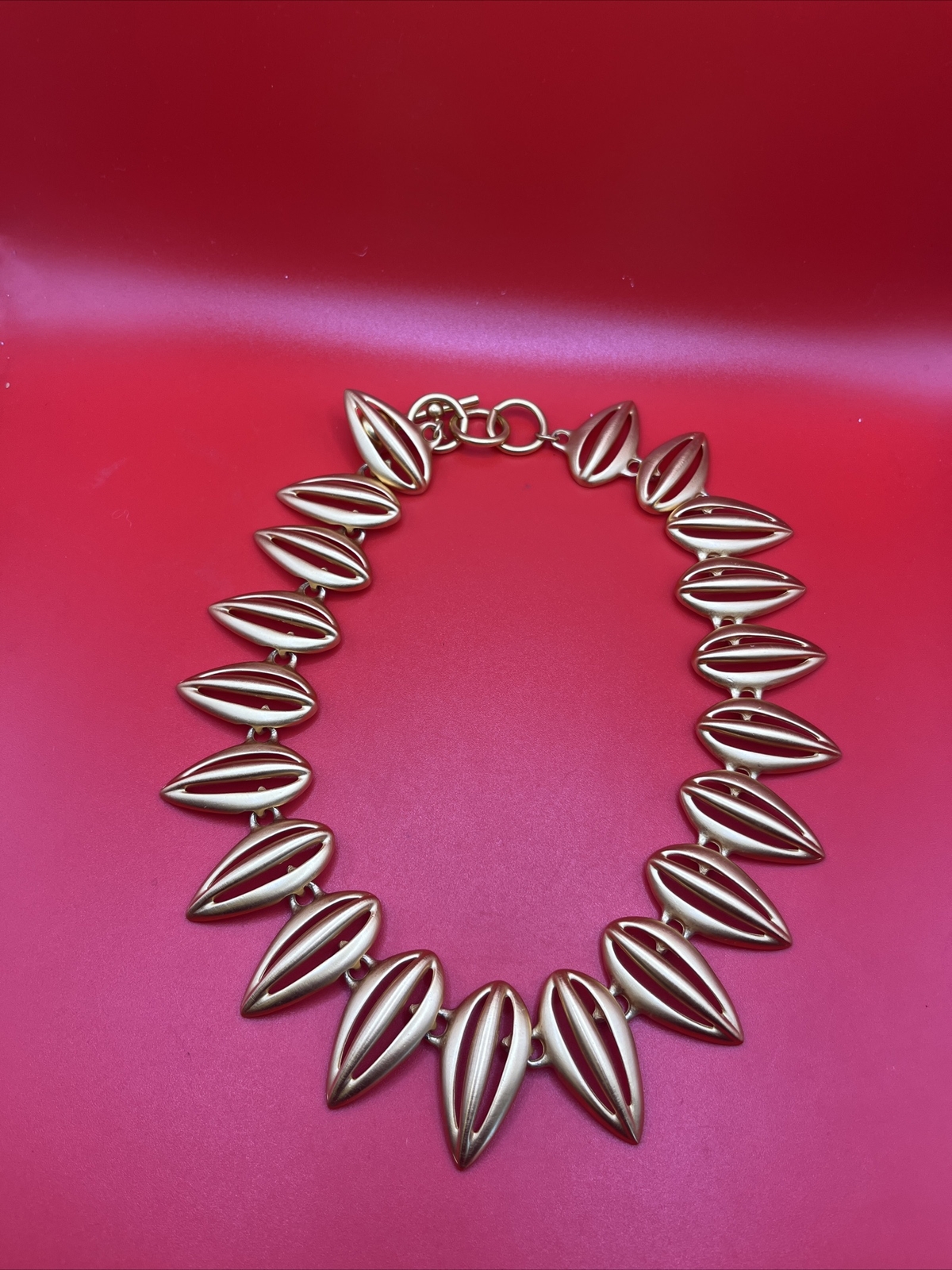 Vintage Anne Klein Signed (AK) Modernist Link gold tone Necklace fantastic 17-18
