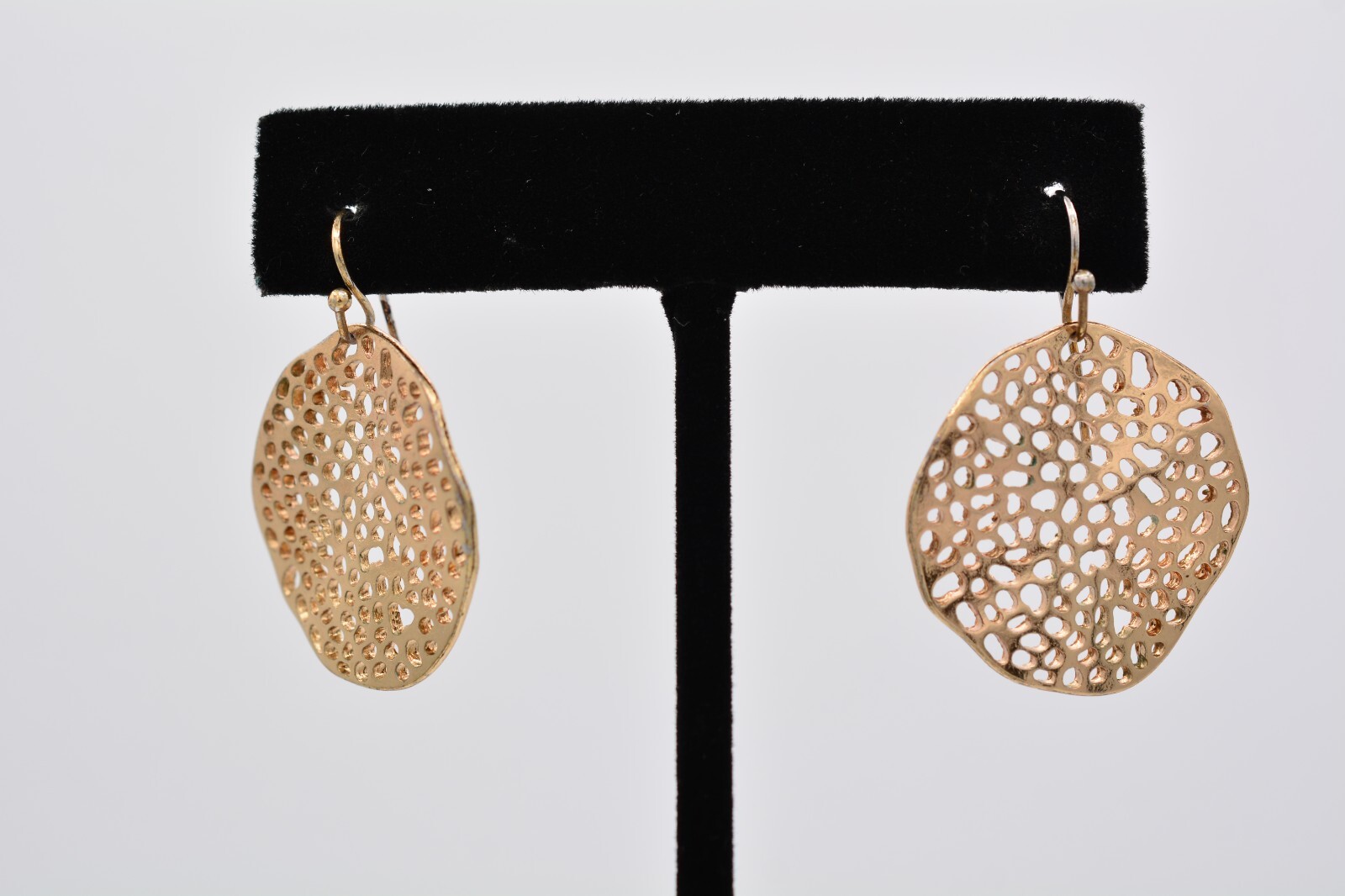 Vintage Dangle Earrings Hook Round Gold Tone Drop Y2K 2000s Bin7