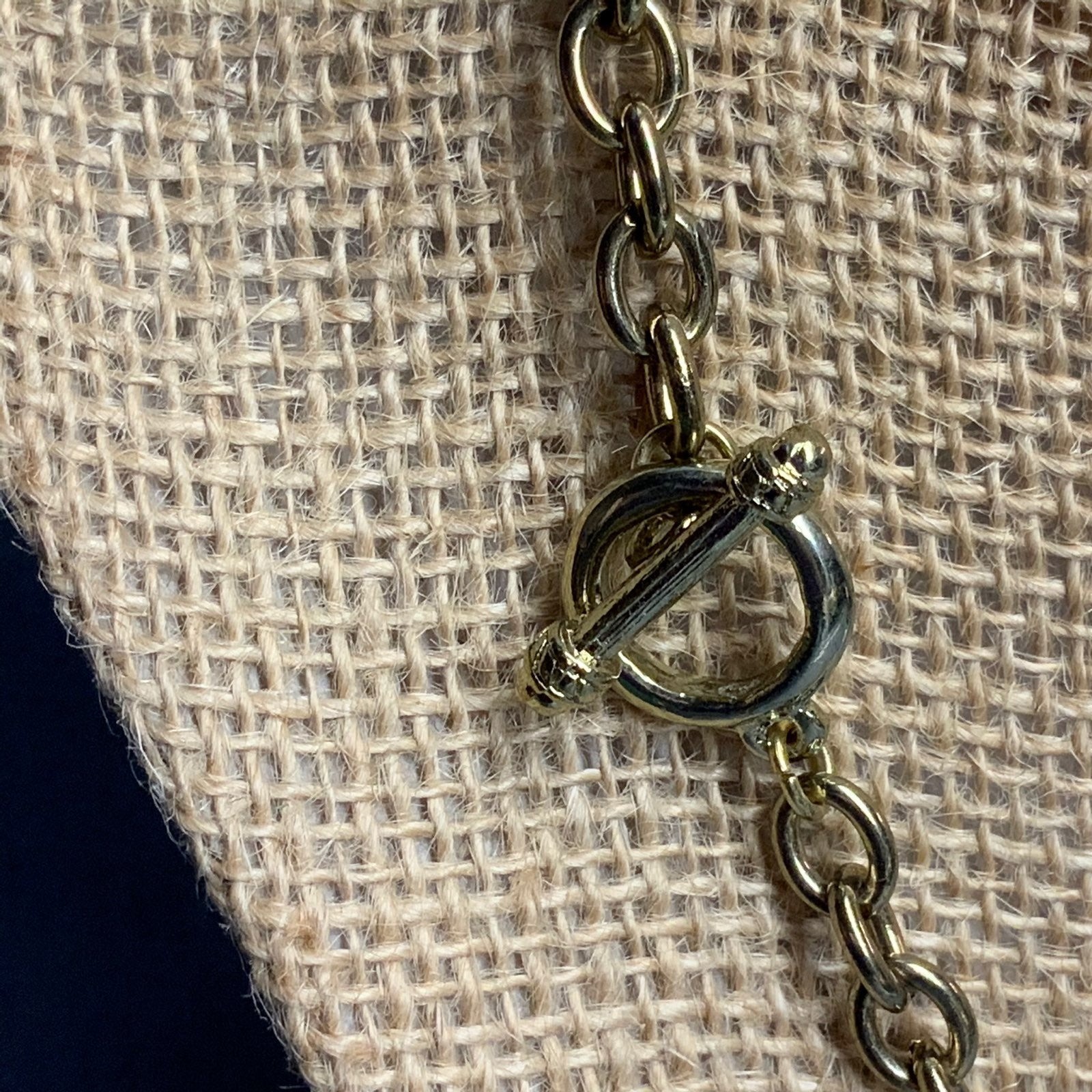 Chunky Chain Necklace 17 In Chain Toggle Closure Gold Brass Look Front Back Wear