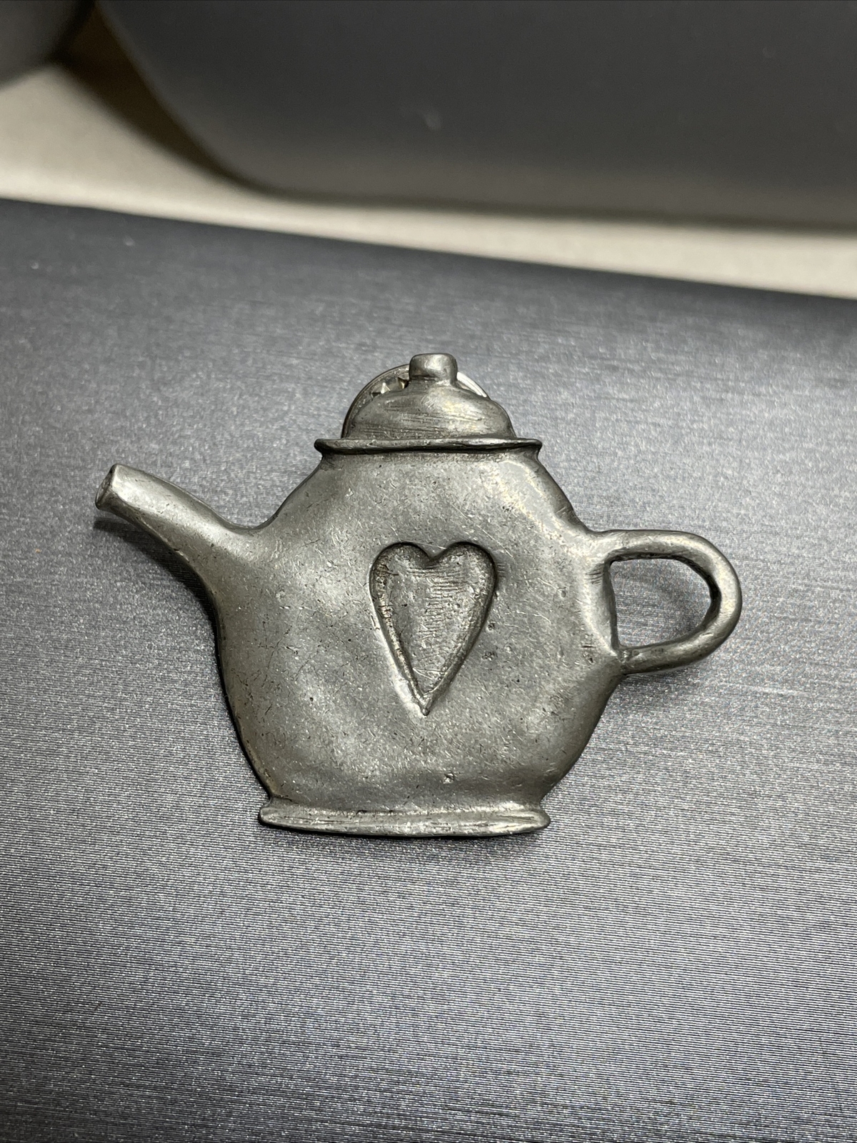 Barker 1996 Genuine Pewter USA Teapot almost 2” in length collector pin