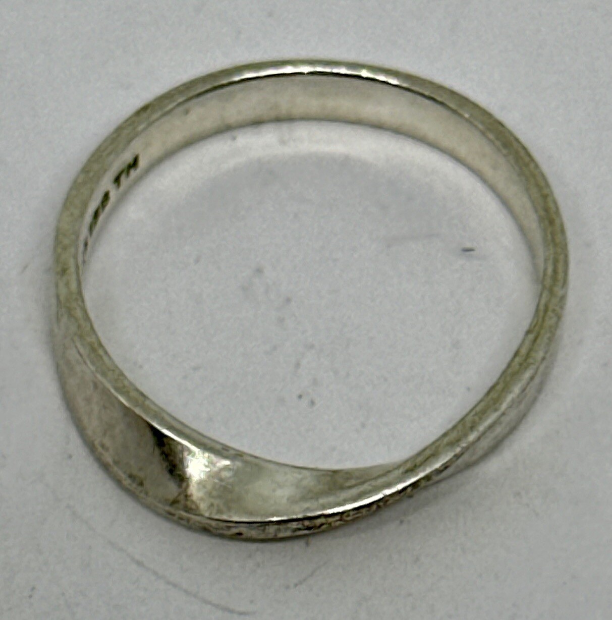 Sterling Silver Band Twist Ring Size 7 Stamped IBB TH 925 1.9 Grams