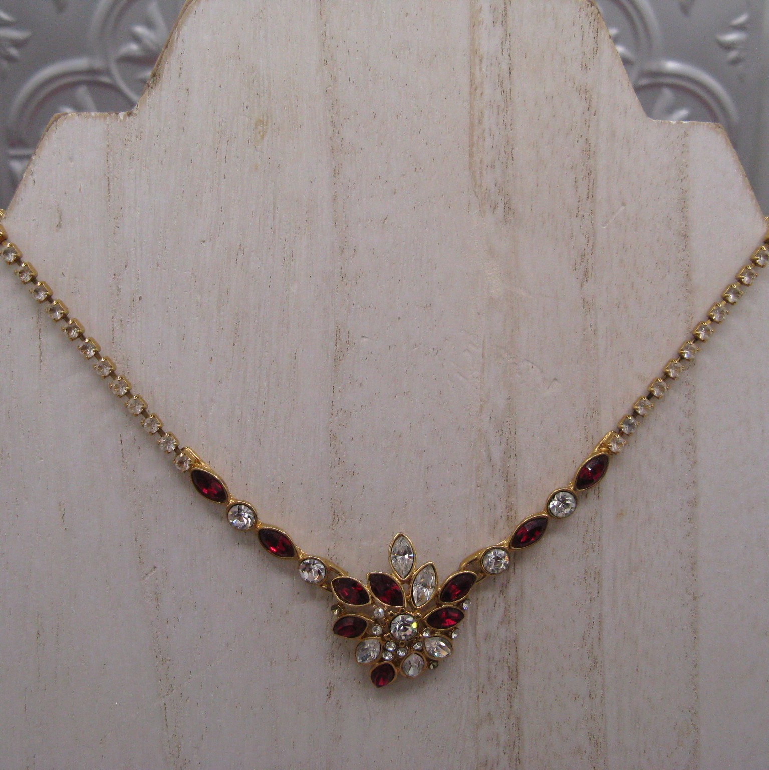 MONET Necklace Vtg Rhinestone Fuchsia Red And Clear Gold-Tone Flower 15″ – 17″