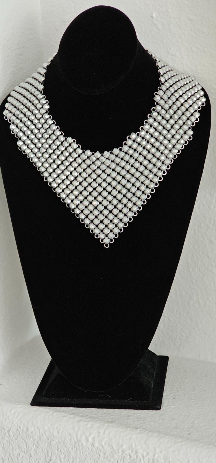 RARE Bib women necklace silver tone very light weight metal prongs 1.55n oz.