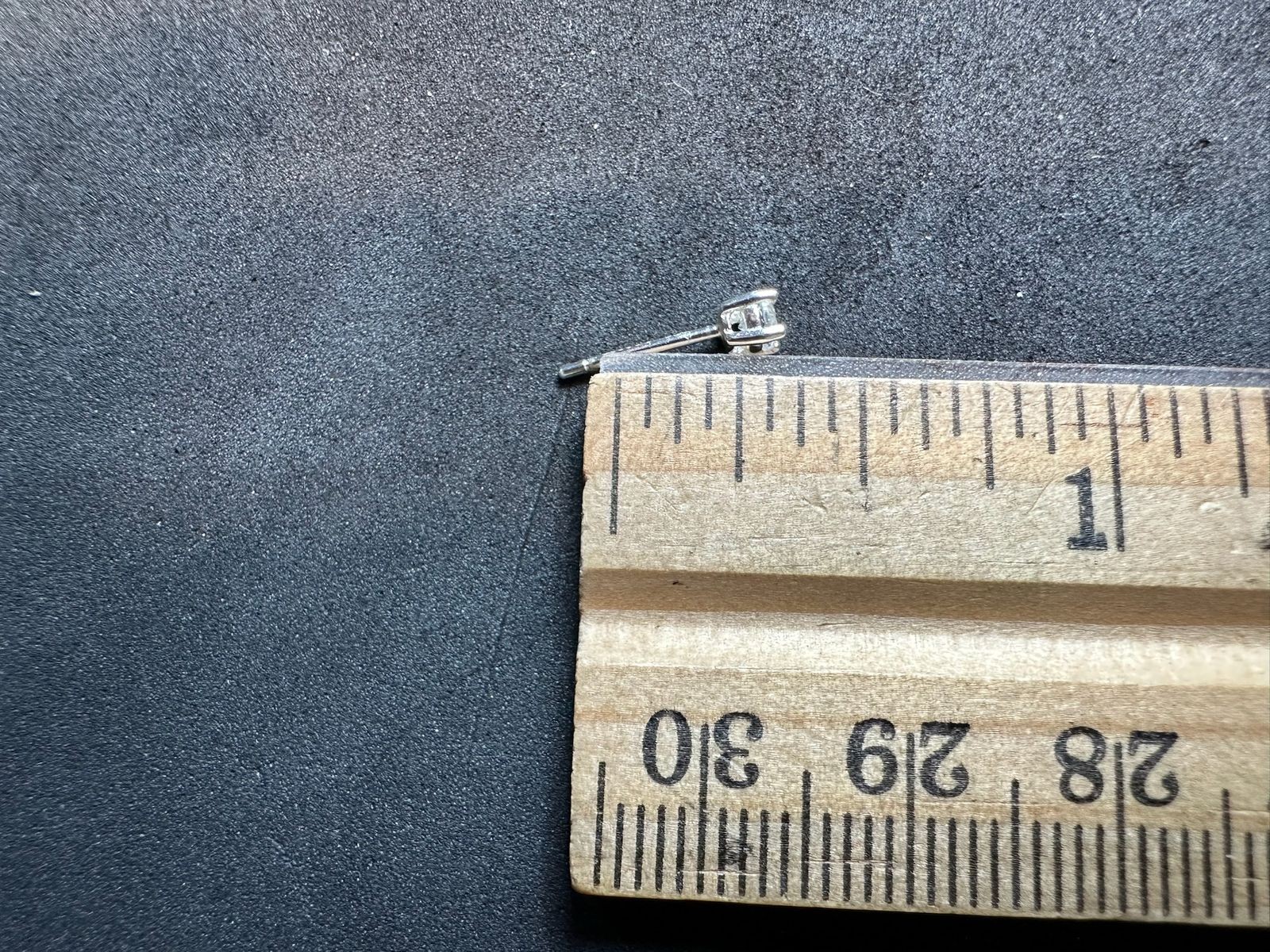 0.35g Vintage Sterling Silver 925 Sparkling Clear Round Stud Earrings M