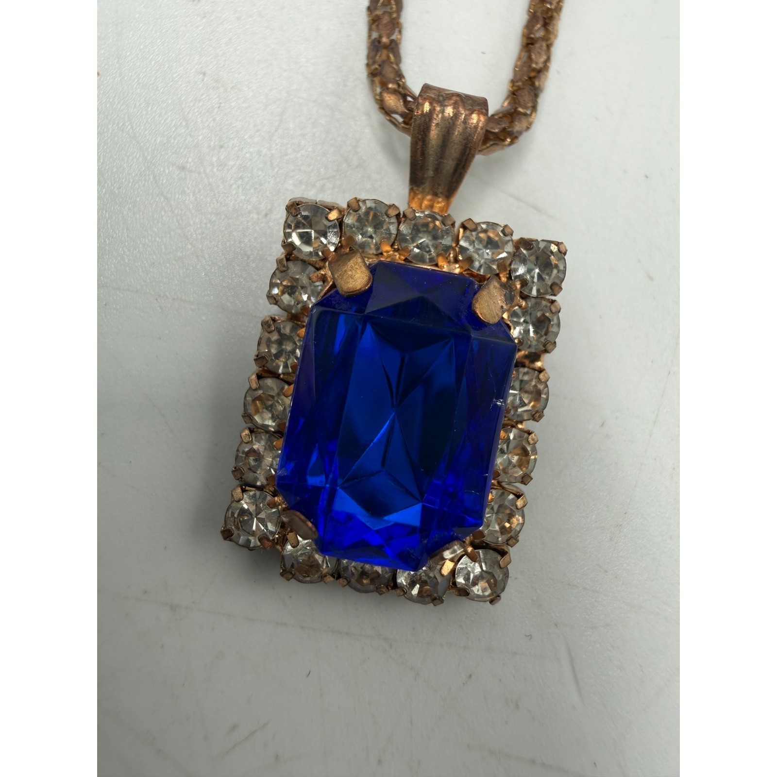 Vintage Blue Faux Sapphire Rhinestone Halo Pendant Gold Tone Popcorn Chain 22″