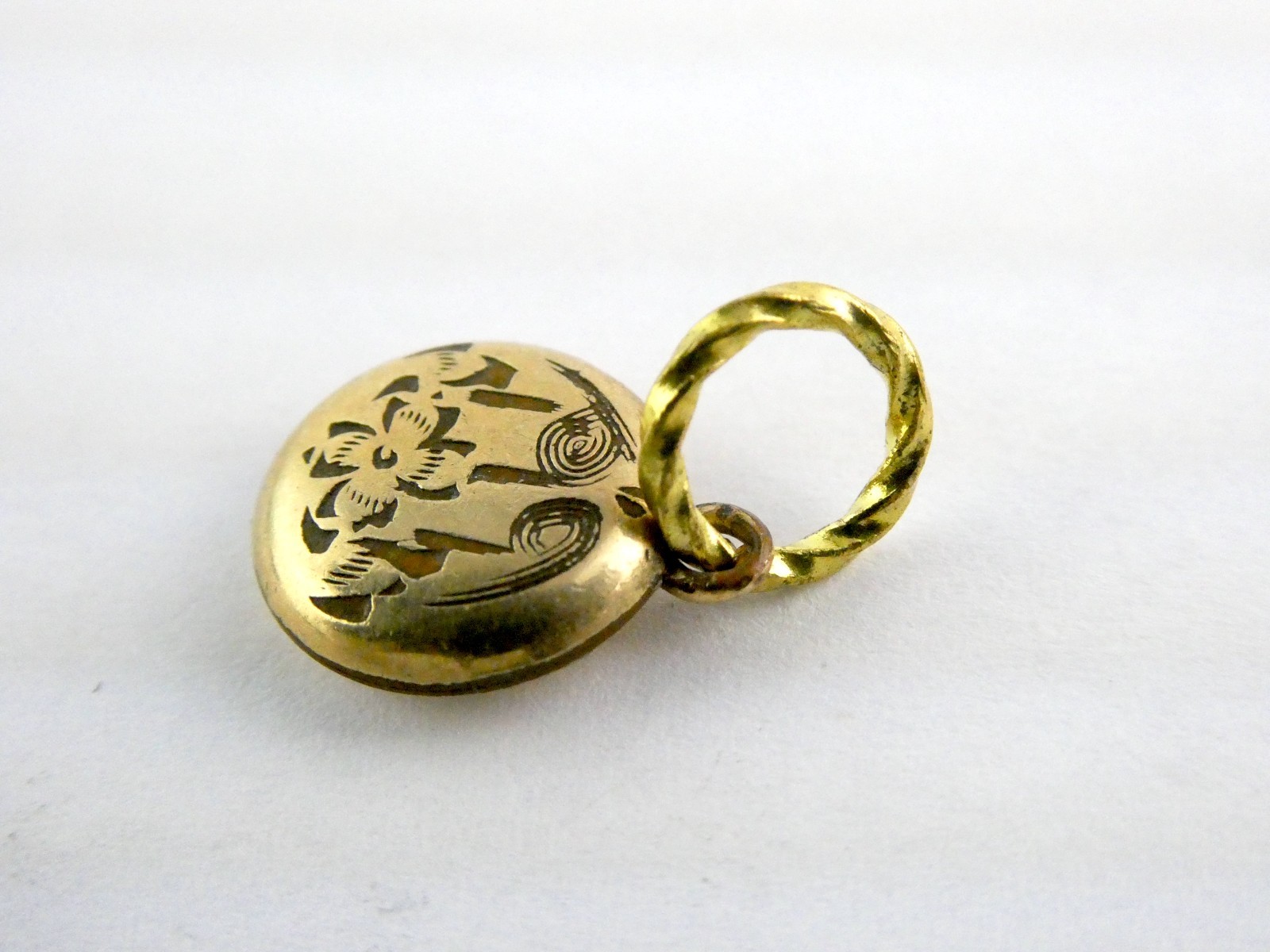Vintage Unmarked Etched Gold Fill Floral Charm Pendant 1.6g .75 Inch Length