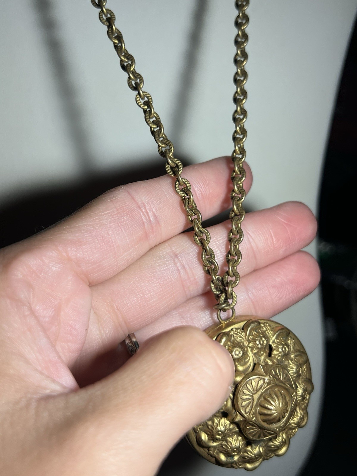 Antique Gold Tone Brass Round Locket Pendant Victorian Art Deco Necklace