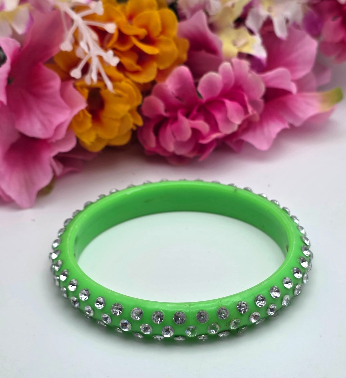 Vintage Clear Crystal Green Acrylic Bangle Bracelet 8″ Neon Lime Lucite