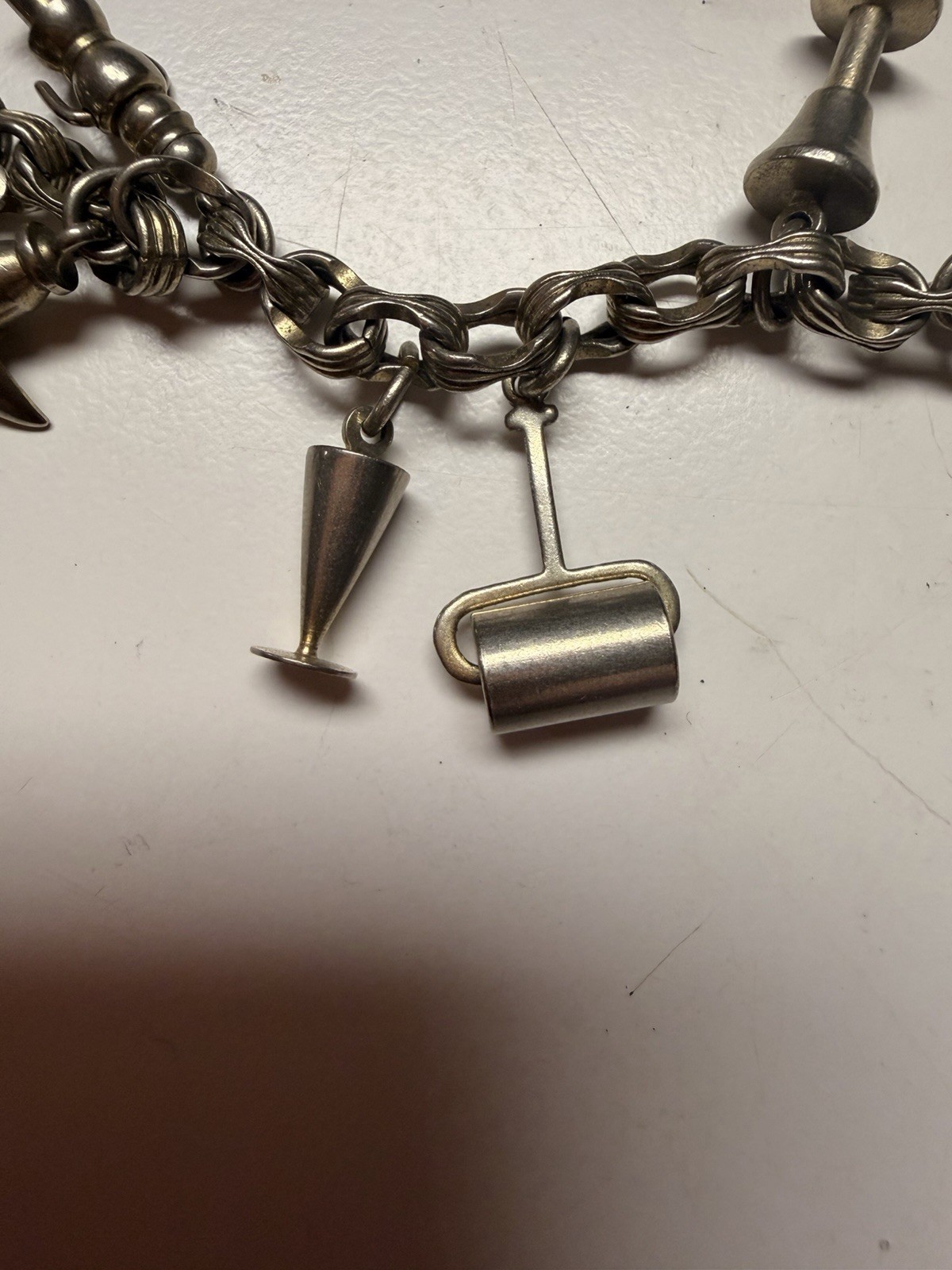 Vintage KENT Silver Tone CHARM BRACELET Signed w/15 Charms 6 1/2 Inch