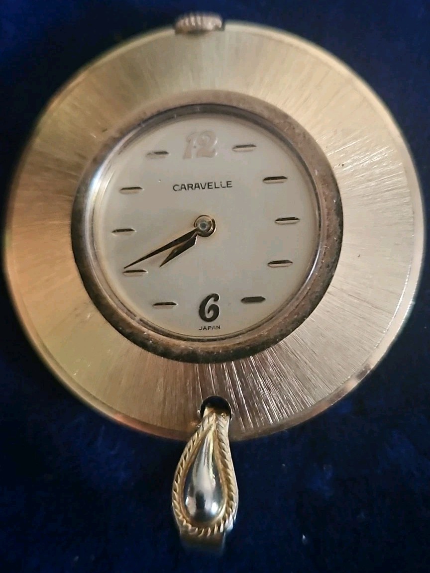 VINTAGE 1970’S WOMENS SWISS CARAVELLE 7’J NECKLACE PENDANT WATCH MANUAL WIND RUN