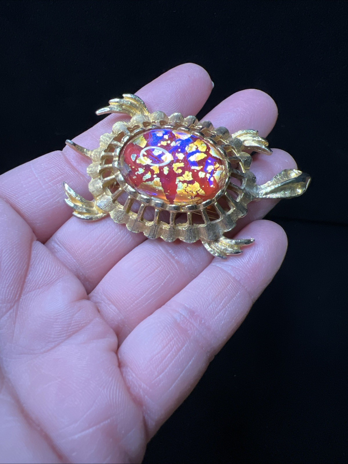 Vintage Turtle Brooch Gold Tone Foil Art Glass Cabochon Red Iridescent Pin