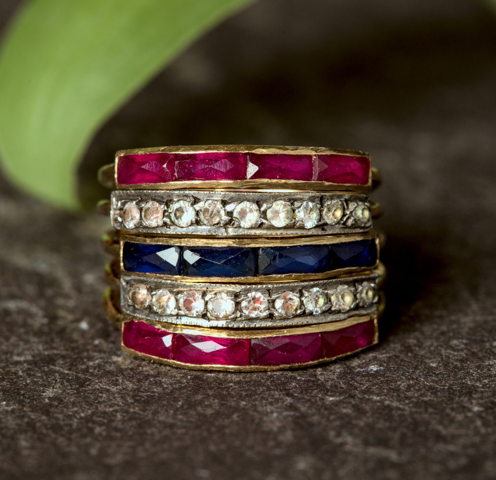 LOVELY VINTAGE 14K GOLD SILVER RUBY SAPPHIRE 5-BAND HAREM WEEKDAY RING c1970s
