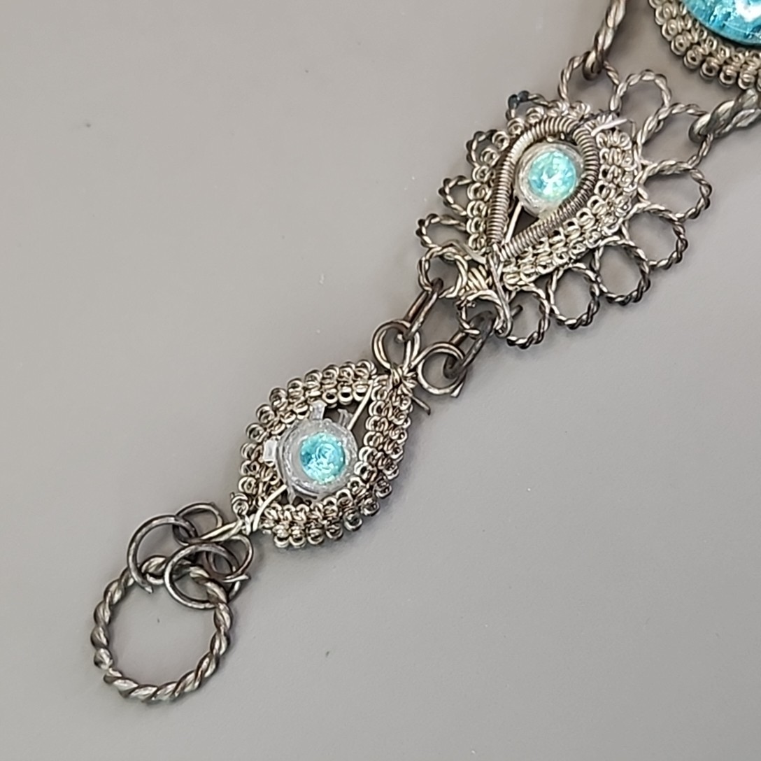 Vintage Mexican Wire Wrapped Bracelet Silver Plated Cannetille Blue Glass 6.5″