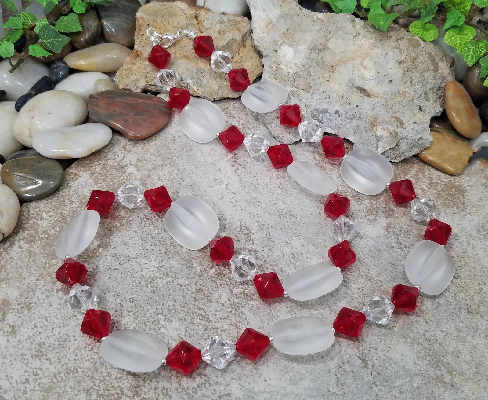 Vintage Chunky Red & Frosted Crystal Acrylic Bead Silver Tone 33″ Long Necklace