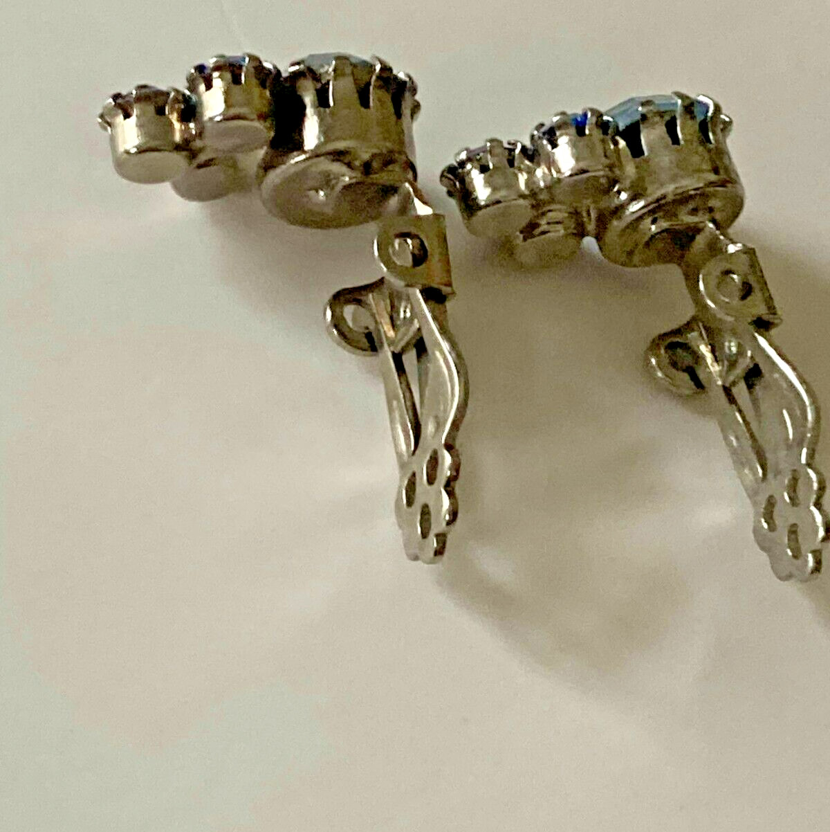 Earrings Vintage Blue Rhinestone Silver Tone Metal Clip Ons Wearable 3/4″ size