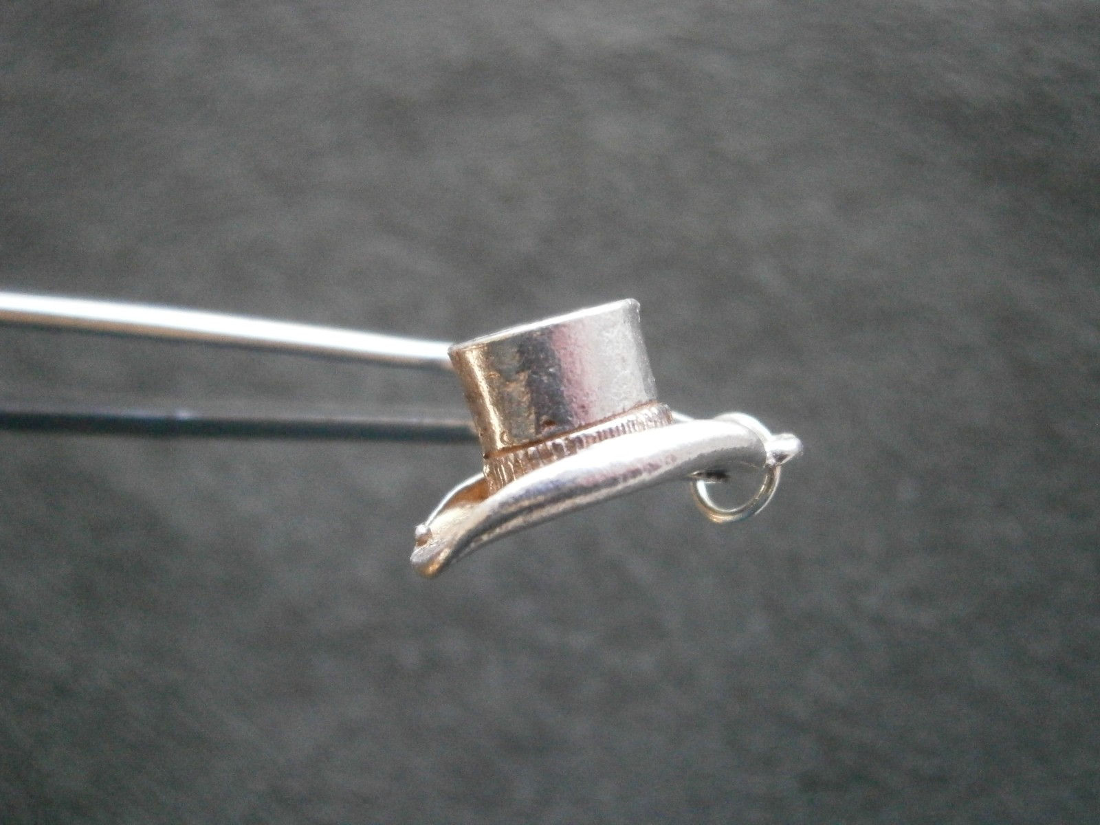 Top Hat Vintage Sterling Silver Bracelet Charm Pendant 2.1g